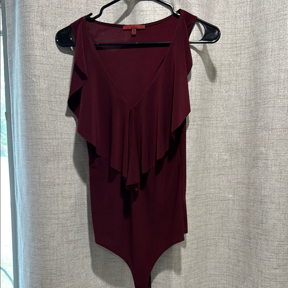 Red by BKE Burgundy Ruffle Bodysuit S